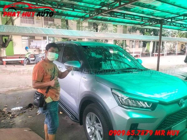 Bệ bước chân Toyota Raize 2022