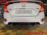 Độ lip chia pô Akrapovic xe Civic 2017-2020