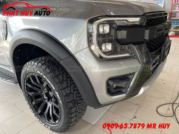 Ốp cua lốp Ford Wildtrak 2022